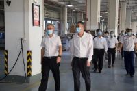 青浦区委书记徐建、副区长兼公安局局长姚少杰一行莅临书香门地集团开展安全生产检查