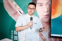 李小龙是功夫“一代宗师”，粤强要做瓷砖“一代宗师”