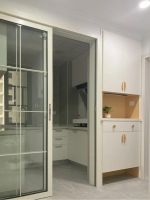 她家120平米，全屋大白墙，不吊顶，简洁利落又大方，下次照着装