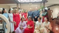 互联网女神与漫朴首席艺术顾问彭亮教授的8万人气直播！
