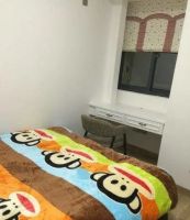 新房装修，将阳台改成卧室，老公和儿子天天抢着住阳台！