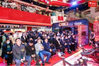 京东超体重庆店年货大街热闹开市！邀请山城青年解锁浓浓新年味