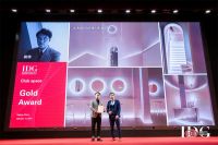 时间沥金，荣耀加冕 | 阎明2021年度奖项盘点