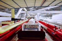 全球领先设备+超耐磨技术，大角鹿开启品牌高速发展模式