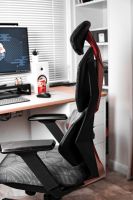 骁骑电竞 品牌经理马红梅与京东与时尚芭莎共同助力，电竞女孩勇敢追梦