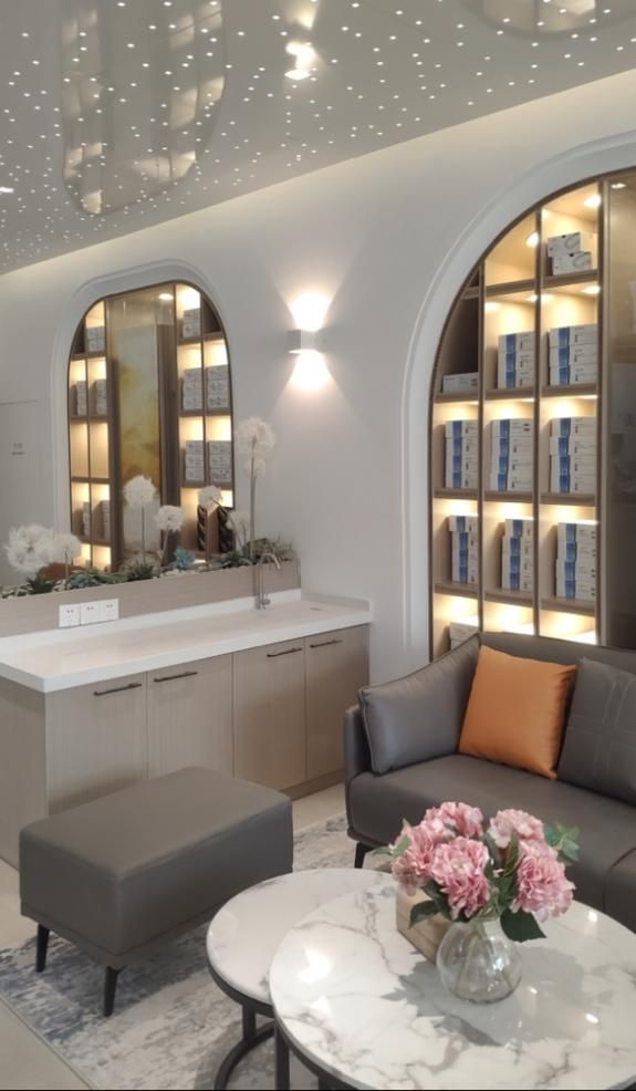 房间里有窗户 低可信度描述已自动生成