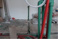爆破工程师日抄电表2次，记录空气能采暖耗电量