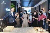 慕思携前香奈儿设计师跨界臻品[COCO]亮相成焦点，开启全新睡眠艺术