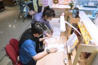 郎朗现身光明园迪门店，对品质设计赞不绝口