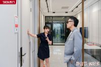 36位明星空降36城 TATA木门818静音日倡导更“自由”的生活方式