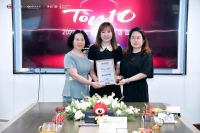 红绿相撞赋予门窗全新活力，新浪家居2022品质门窗发现之旅走进沃伦门窗