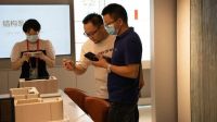 第四届顶墙文化节大咖莅临奥华参观，开展品鉴之旅！