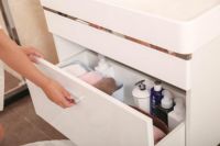 浴室柜哪个品牌好，选什么材质，摩恩浴室柜美观又耐用