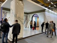 马可波罗瓷砖2022年新品亮相博洛尼亚国际陶瓷卫浴展，曲面岩板倍受瞩目