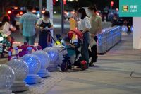 绿霸发光防撞球柱案例｜虎门万达广场，用发光展示城市魅力