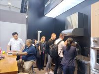 央视独家直播连线，森歌将“中国制造”带向全球！