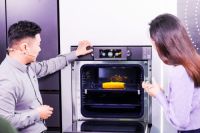 厨电行业唯一代表 AWE2023央视财经直播探馆走进老板电器展区