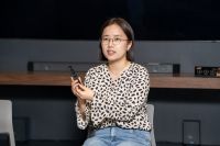 三星电视更小巧、更轻便的太阳能遥控器助推可持续生活新方式