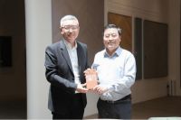 助力全民阅读 中国作家协会名家探访书香门地集团