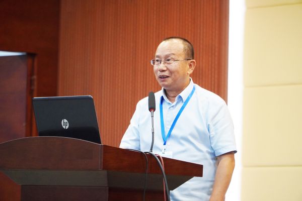 周京南   故宫博物院研究馆员