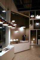 SEEDDESIGN 喜的灯饰深圳直营门店全新启幕：30 年原创设计作品、沉浸式体验展厅，从心