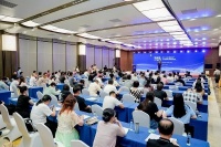 一个小动作，让这个品牌连续十二届再度问鼎中国陶瓷十大品牌！
