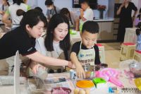 帅康X新华网“小围裙”计划丨高圆圆送出祝福，帅康坚守企业初心