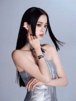 欧阳娜娜成为sanag塞那品牌代言人，共同演绎音乐新潮流！