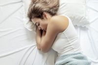 脊椎健康是首位，斯丽比迪成就满分运动与睡眠