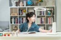 爱德华护眼灯：孩子近视预防，重在把握时机和改善视觉光环境