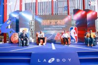 舒适“篮”不住：LAZBOY与NBA开启跨界联名
