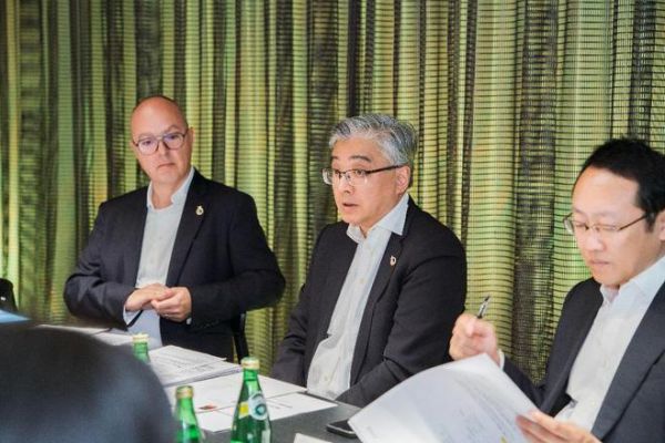 德国设计委员会大中华区首席代表王磊(中)