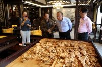 故宫博物院周京南研究员一行莅临鸿庭轩，拾艺大师匠心