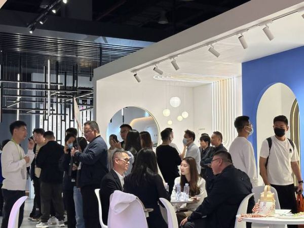 第八次亮相广州设计周，三雄极光不断创造惊喜