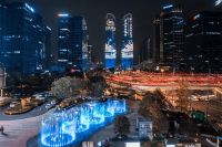 舒达羊惊喜亮相成都双子塔，打造城市炫丽风景线！