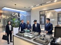 贵州省凯里市领导专家一行莅临美之选门窗参观指导并座谈