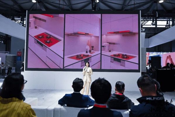 上海张烨建筑设计有限公司的创始人、设计师张烨现场分享