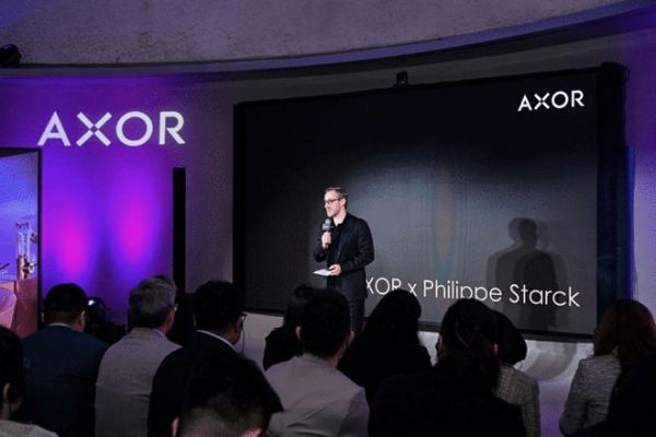 雅生全球副总裁Olivier Sogno先生在现场对谈