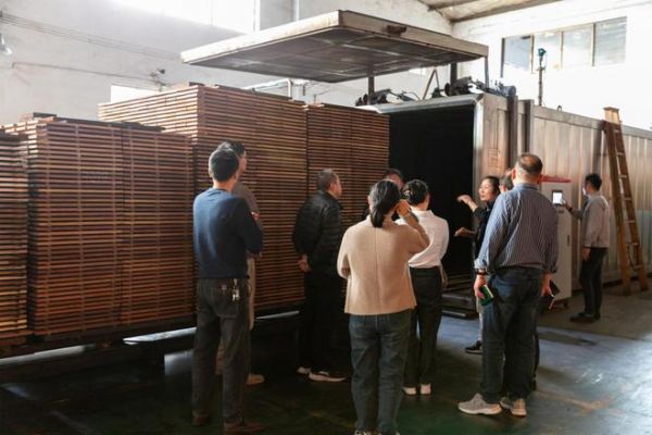 大卫地板：高温喷蒸智控热处理技术，打造实木稳定新标杆！