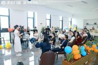 沃伦寻宝记 媒体大咖沉浸式探访沃伦门窗佛山生产基地 20余家媒体工厂寻宝 亲鉴沃伦门窗「高端」实力