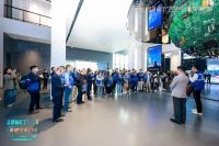 吴晓波带队走进皇派门窗，百人企业家团探寻标杆智造密码