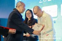 卓木王《人大椅》荣膺深圳家具展“大国精品奖” ，五大战略引领国潮家居新浪潮