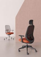 震旦家具 x SS2025上海时装周 A20人体工学椅坐享舒适