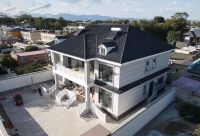 政策引领下的农房升级：彩石瓦如何助力乡村振兴新图景