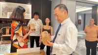 斐济驻华大使参访红古轩