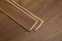 领华地板新品花色「摩卡慕斯」登场：创新工艺，为家注入温暖质感