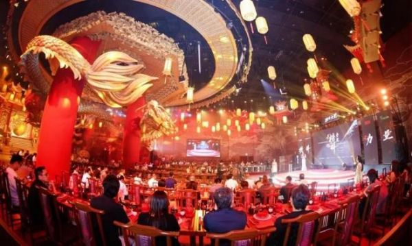 双奖加冕！新恒隆集团荣获“年度超人气产品金奖”“年度新媒体红人榜”