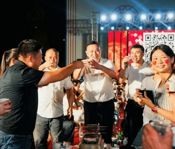 向质深耕·向新而生 | 狮王瓷砖2025秋季经销商峰会暨新品发布会璀璨绽放，共创荣耀新篇章！
