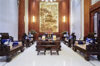 华厦·大不同：木作世家传匠心，品质整装铸就中式雅致生活