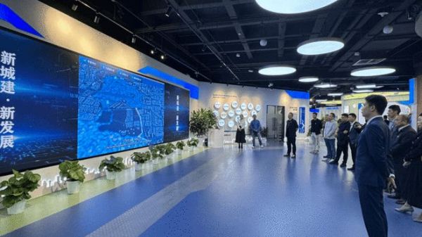 博格奇不锈钢全屋定制项目总经理叶锦盛先生出席中国建材协会金属家居分会成立仪式，共探健康人居发展